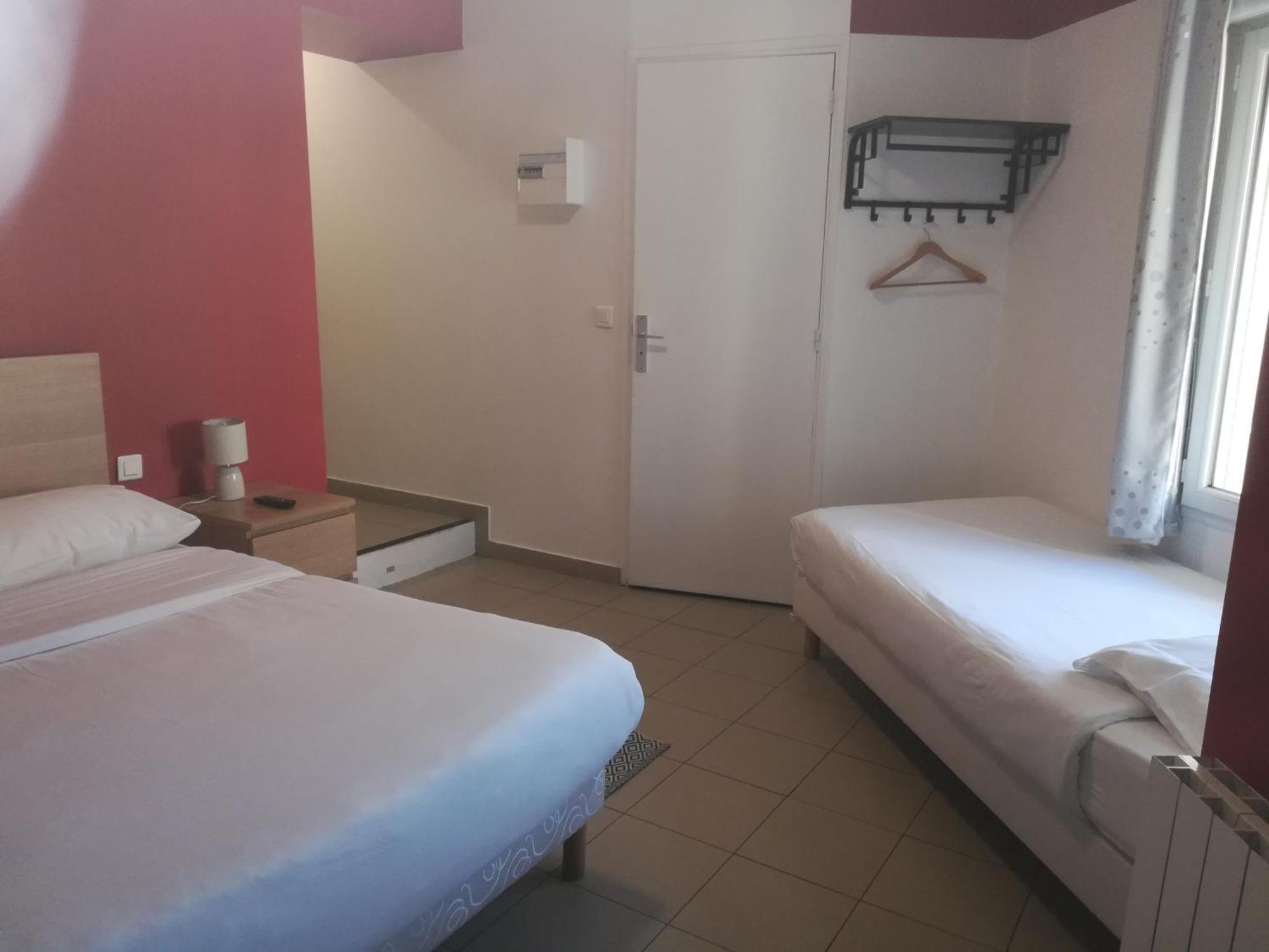 Hotel Vauban Livry-Gargan Exteriör bild